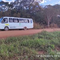 Ônibus em seu percurso no distrito de Marzagão, município de Rosário Oeste - MT